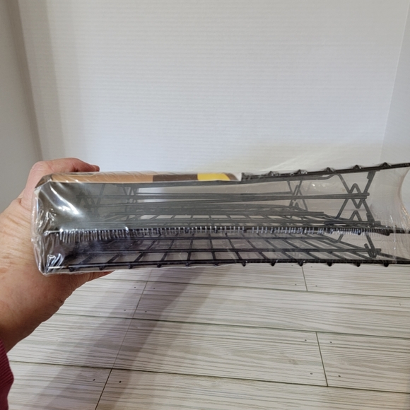 Kitchen Living 3 Tier Cooling/Baking Rack Collapsible Non Stick Finish - Picture 6 of 7